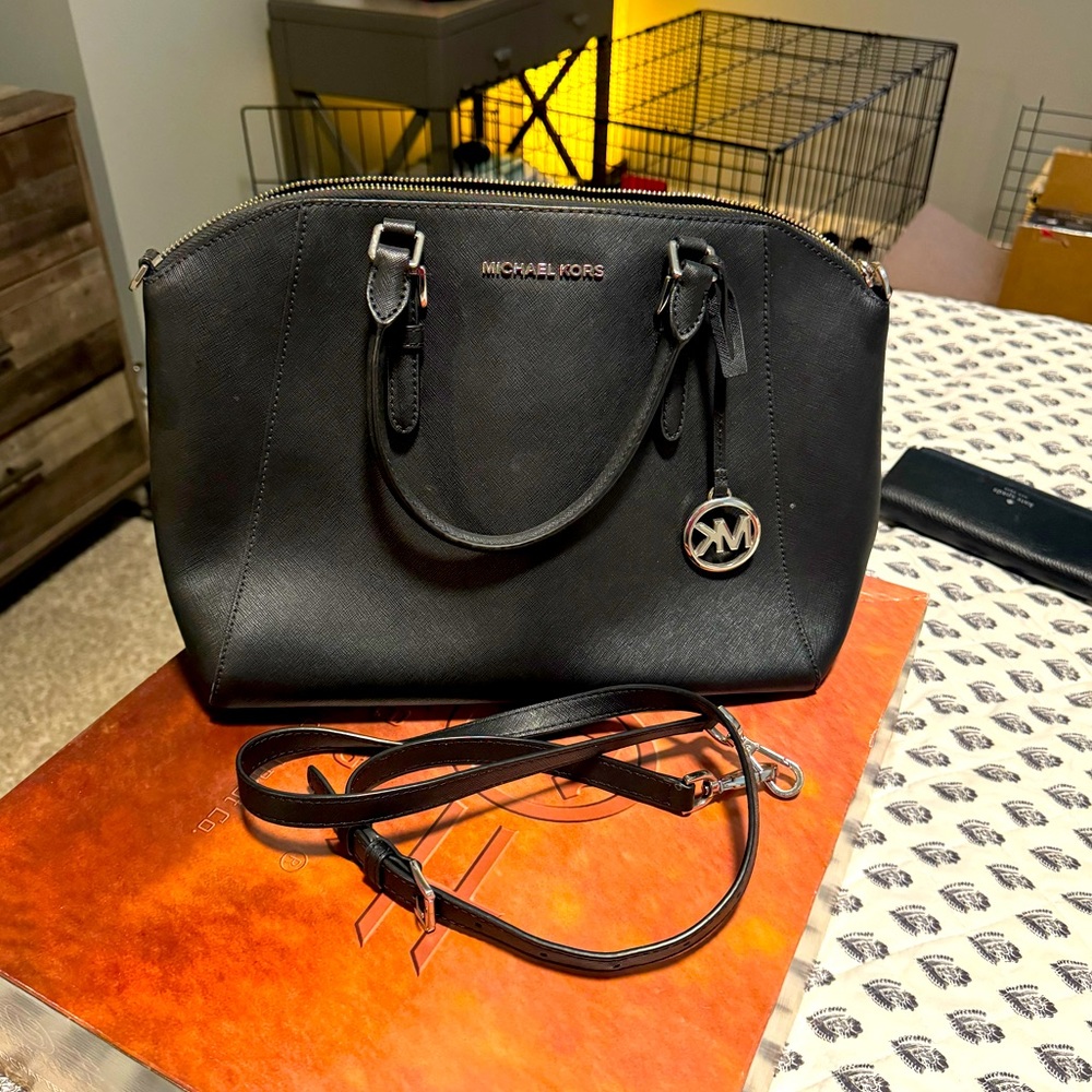 Michael Kors Purse with strap included